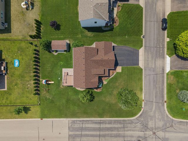 9477 Dunes Lane, Cottage Grove, MN 55016