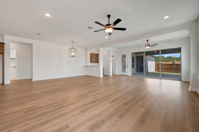 2097 Pine Grove Lane, Arlington, TX 76005