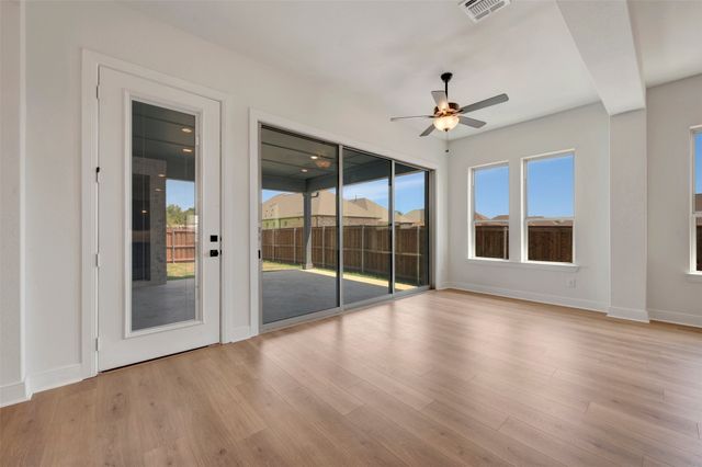 2097 Pine Grove Lane, Arlington, TX 76005