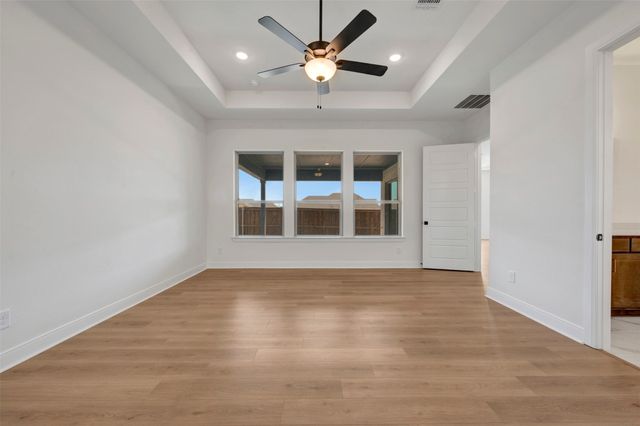 2097 Pine Grove Lane, Arlington, TX 76005