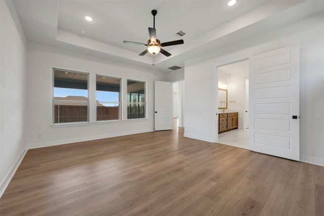 2097 Pine Grove Lane, Arlington, TX 76005
