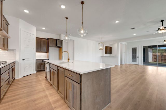 2097 Pine Grove Lane, Arlington, TX 76005