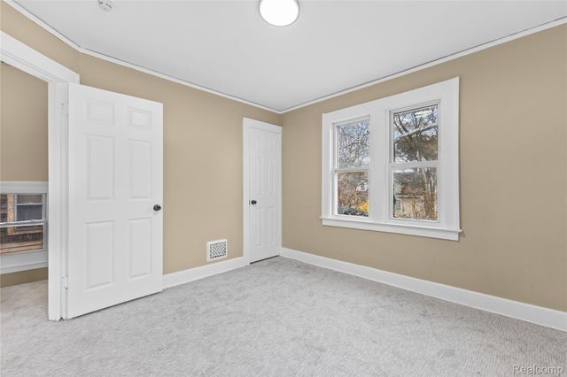 13558 Pinehurst Street, Detroit, MI 48238