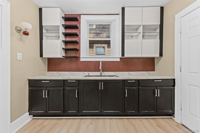 13558 Pinehurst Street, Detroit, MI 48238