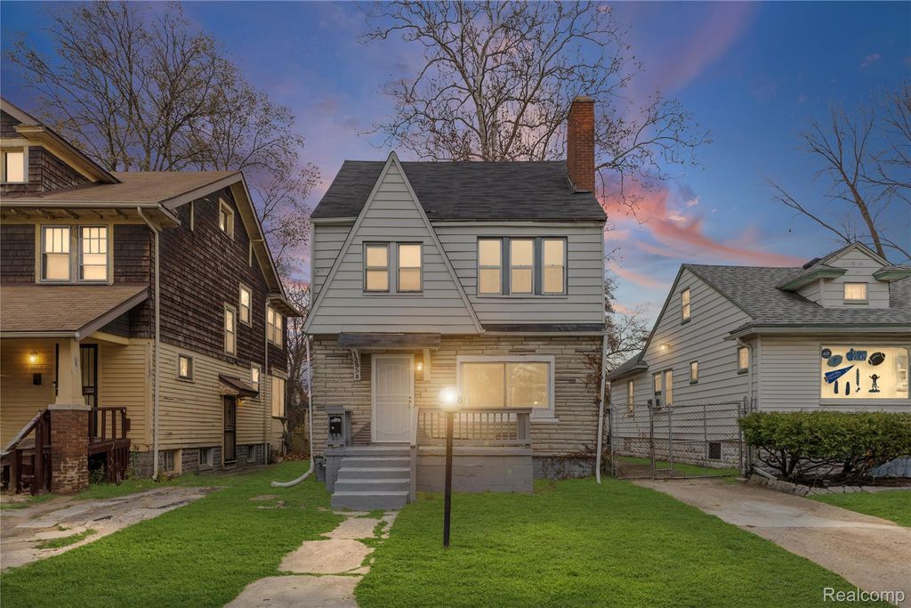 13558 Pinehurst Street, Detroit, MI 48238