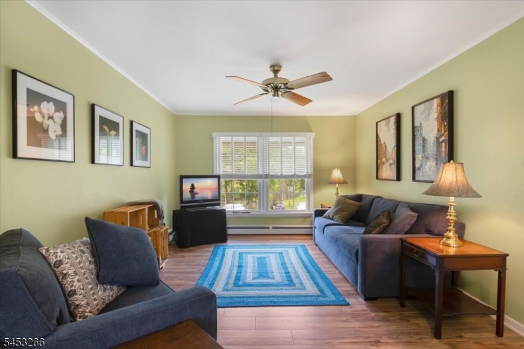 35 Lorettacong Dr, Jefferson Twp., NJ 07849 — photo 4