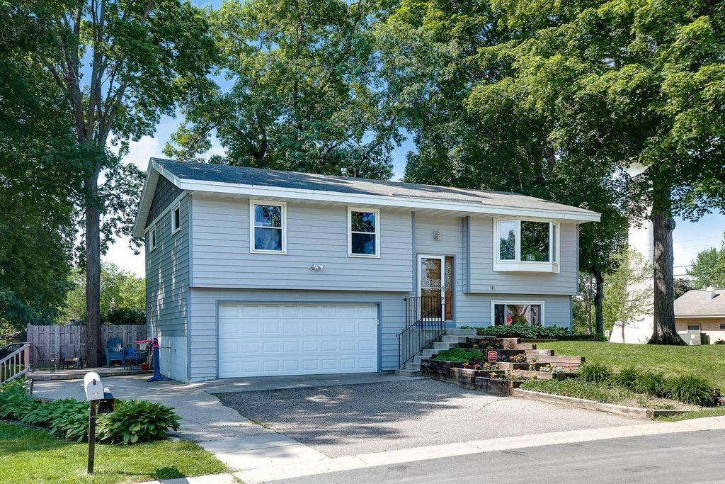 5079 Woodridge Road, Mound, MN 55364