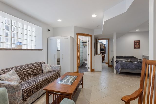 3843 W Addison Street, Chicago, IL 60618