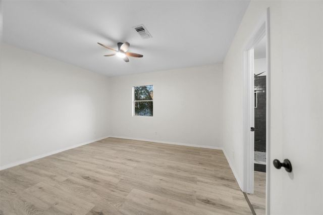 1450 Highway 30 E, Huntsville, TX 77320