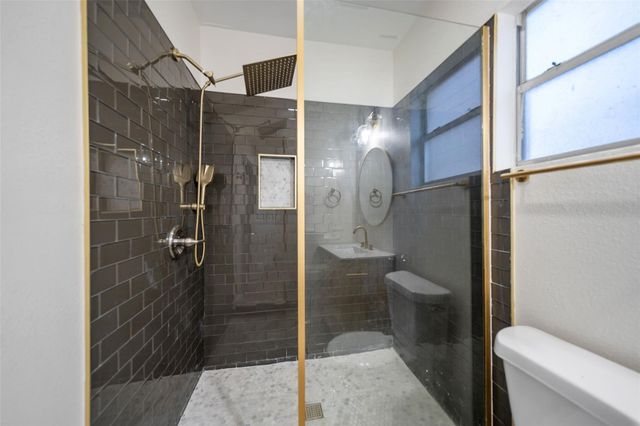 1450 Highway 30 E, Huntsville, TX 77320