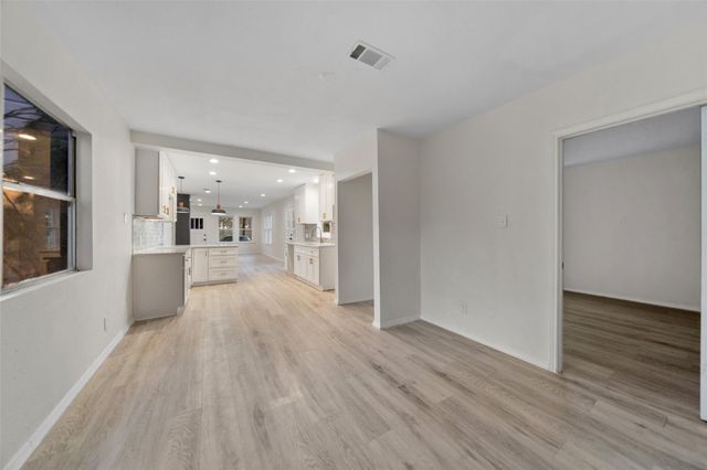 1450 Highway 30 E, Huntsville, TX 77320