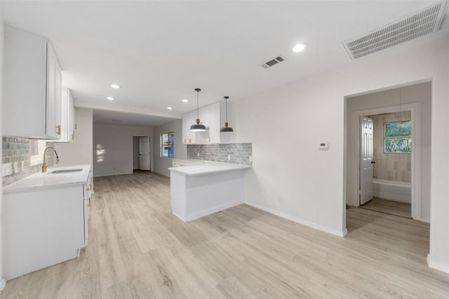 1450 Highway 30 E, Huntsville, TX 77320