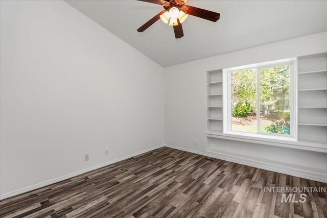 802 N Echohawk Way, Eagle, ID 83616