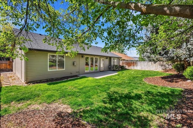 802 N Echohawk Way, Eagle, ID 83616