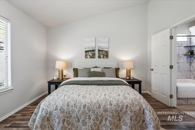 802 N Echohawk Way, Eagle, ID 83616