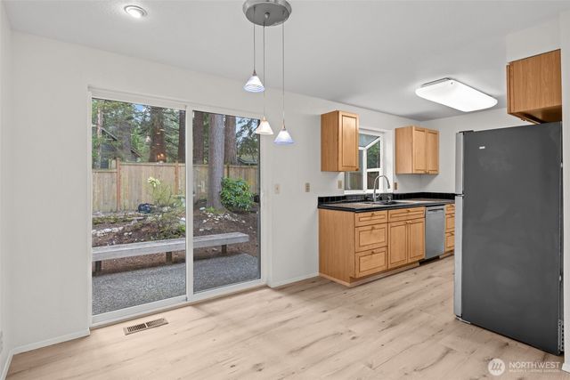 5716 145th Street SW, Edmonds, WA 98026