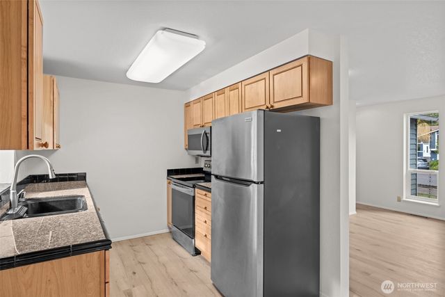 5716 145th Street SW, Edmonds, WA 98026