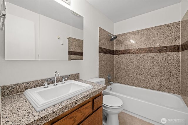 5716 145th Street SW, Edmonds, WA 98026