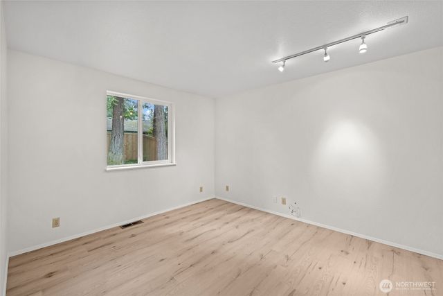 5716 145th Street SW, Edmonds, WA 98026