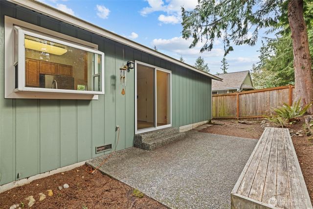 5716 145th Street SW, Edmonds, WA 98026