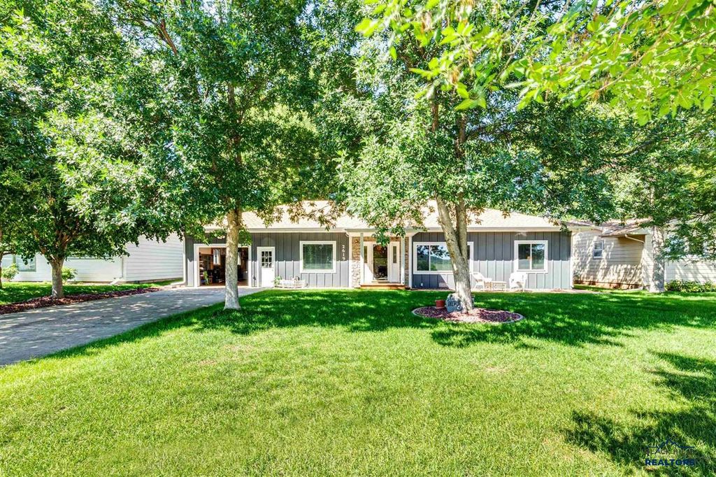 2619 Evergreen Drive, Rapid City, SD 57702