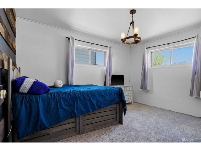9411 Lilly Ct, Thornton, CO 80229