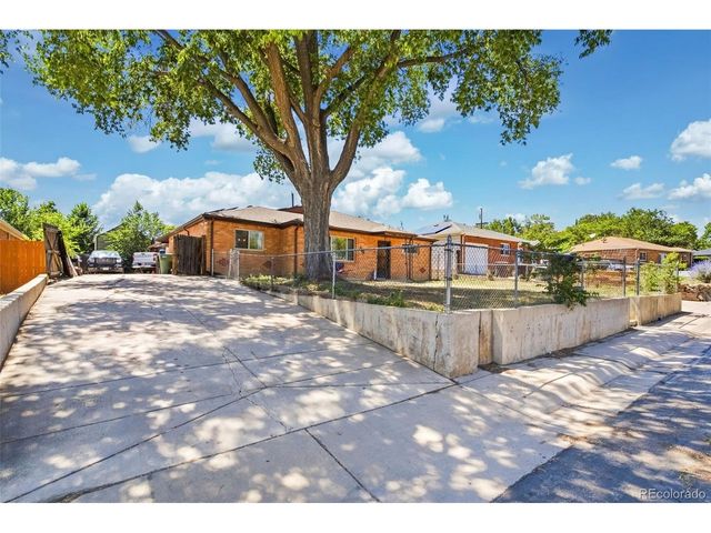 9411 Lilly Ct, Thornton, CO 80229