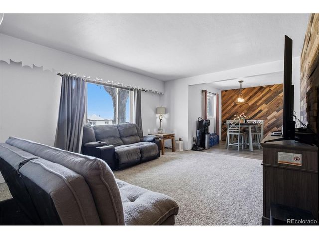 9411 Lilly Ct, Thornton, CO 80229