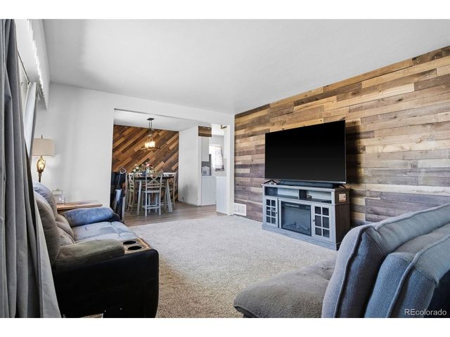 9411 Lilly Ct, Thornton, CO 80229