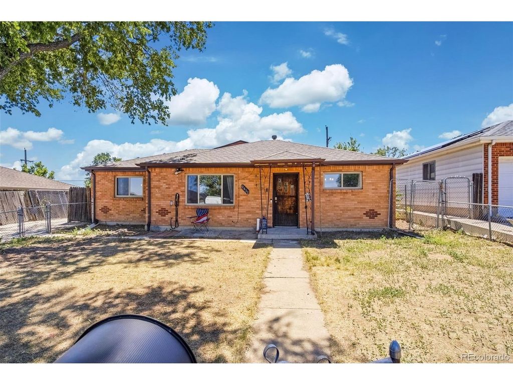 9411 Lilly Ct, Thornton, CO 80229
