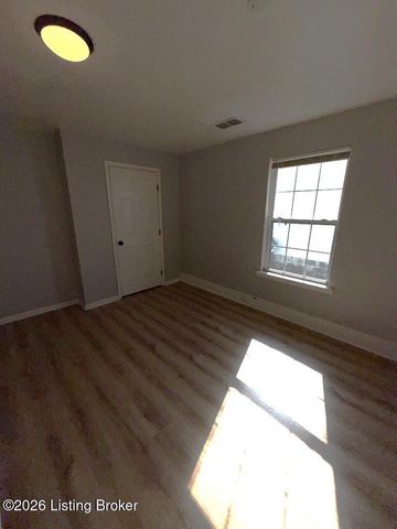 1327 Walter Ave, Louisville, KY 40215