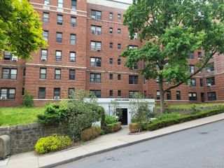 1 Broad Parkway 5 H, White Plains, NY 10601