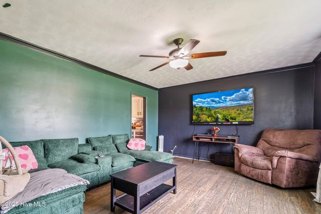 109 E Doris Avenue, Jacksonville, NC 28540
