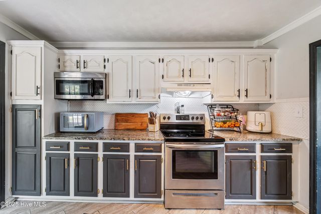 109 E Doris Avenue, Jacksonville, NC 28540
