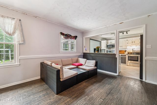 109 E Doris Avenue, Jacksonville, NC 28540
