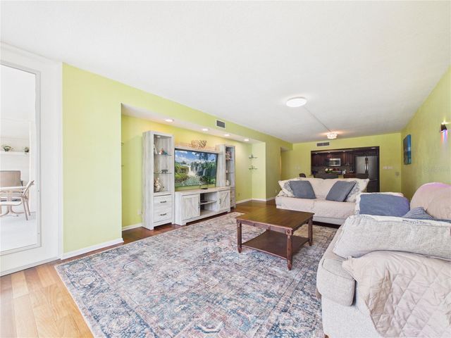 1400 GULF BOULEVARD 212, Clearwater Beach, FL 33767