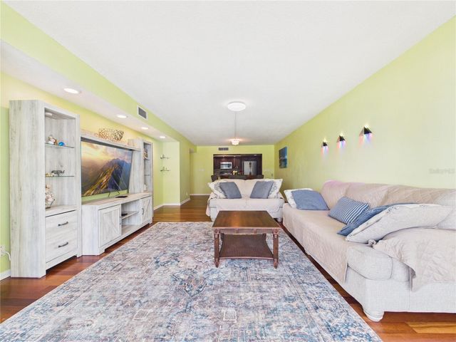 1400 GULF BOULEVARD 212, Clearwater Beach, FL 33767