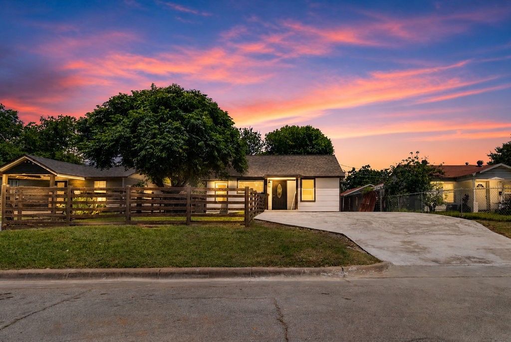 3939 E 4th Street, Fort Worth, TX 76111 — photo 3