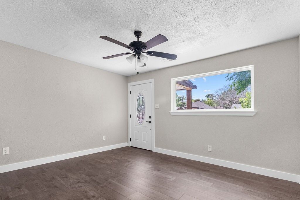 3939 E 4th Street, Fort Worth, TX 76111 — photo 5