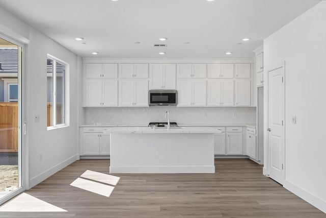 15842 Kagan Pl, Lathrop, CA 95330