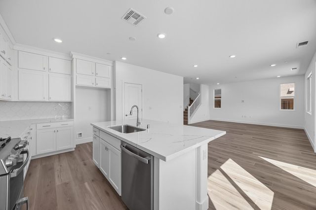 15842 Kagan Pl, Lathrop, CA 95330