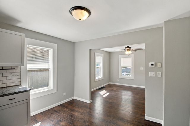 217 N Warwick Avenue, Westmont, IL 60559