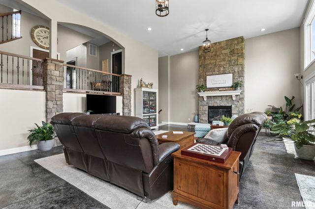 6644 REAGAN Drive, Cantrall, IL 62625