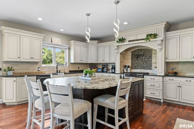 6644 REAGAN Drive, Cantrall, IL 62625