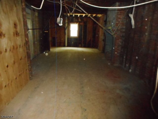 77 Garside St, Newark City, NJ 07104