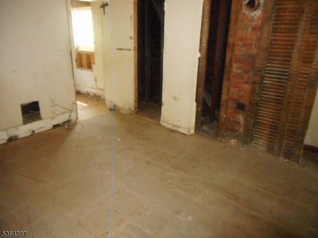 77 Garside St, Newark City, NJ 07104