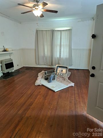 106 N Liberty Street, Gastonia, NC 28052