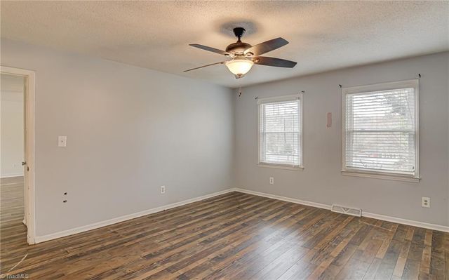 2057 Claxton SW Drive, Winston-salem, NC 27127