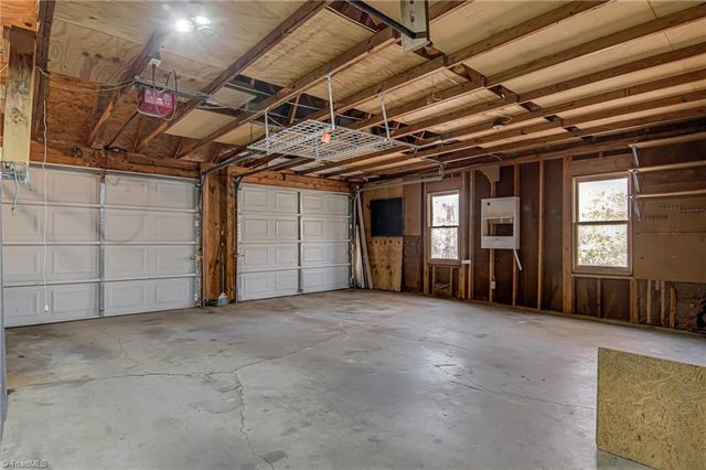 2057 Claxton SW Drive, Winston-salem, NC 27127