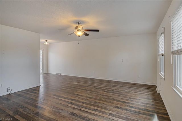 2057 Claxton SW Drive, Winston-salem, NC 27127